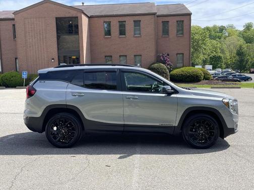Sterling 2024 GMC Terrain SLE