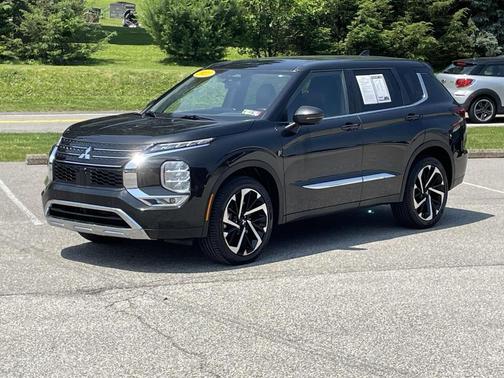 2023 Mitsubishi Outlander SE