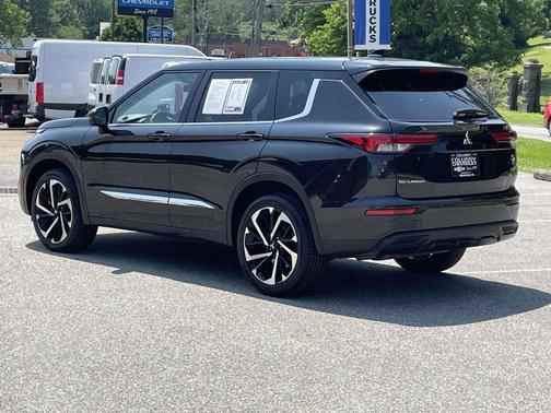 2023 Mitsubishi Outlander SE