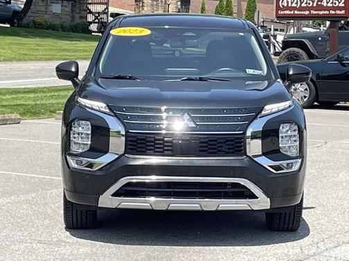 2023 Mitsubishi Outlander SE