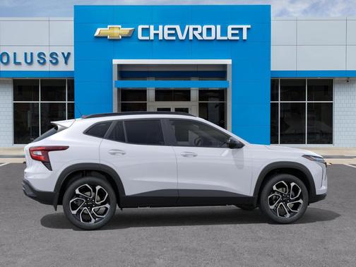 Summit White 2026 Chevrolet Trax 2RS