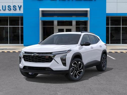 Summit White 2026 Chevrolet Trax 2RS