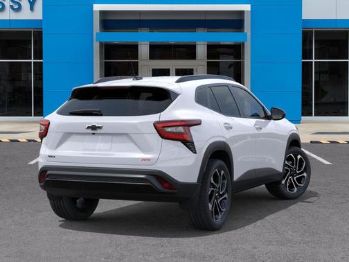 Summit White 2026 Chevrolet Trax 2RS