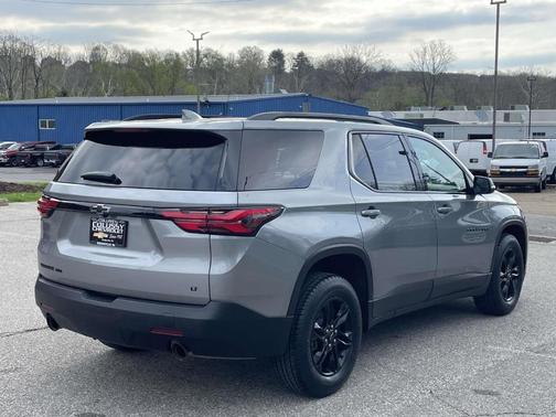Sterling Gray 2023 Chevrolet Traverse LT Cloth