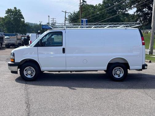 Summit White 2025 Chevrolet Express 2500 Work Van