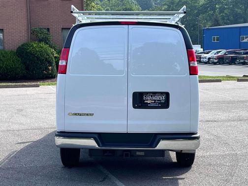 Summit White 2025 Chevrolet Express 2500 Work Van