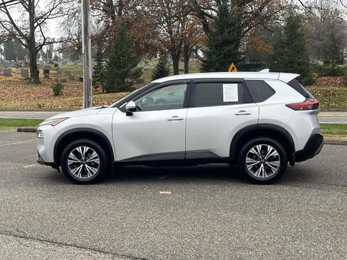 2022 Nissan Rogue SV