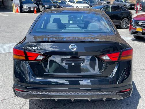 2022 Nissan Altima 2.5 S