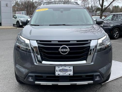 2022 Nissan Pathfinder Platinum