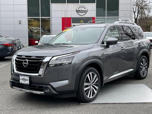 2022 Nissan Pathfinder Platinum