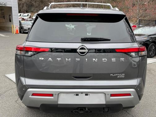 2022 Nissan Pathfinder Platinum