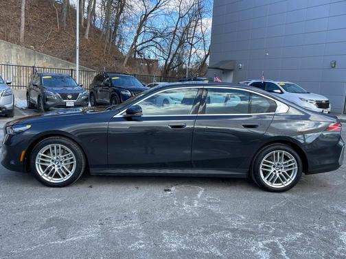 2024 BMW 530 i xDrive