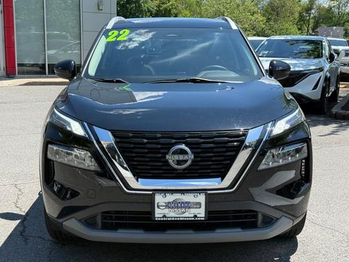 2022 Nissan Rogue SV