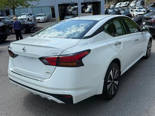 2022 Nissan Altima 2.5 SV