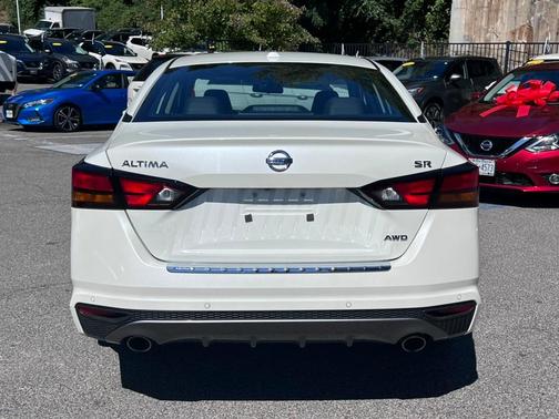 2022 Nissan Altima 2.5 SR