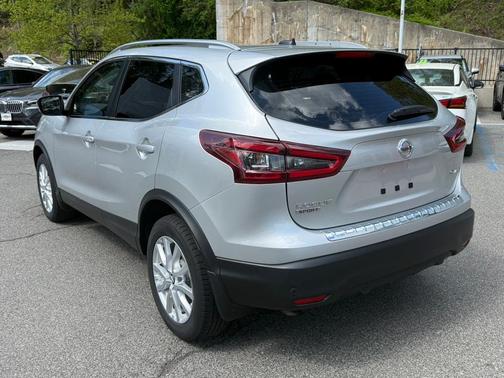 2022 Nissan Rogue Sport SV