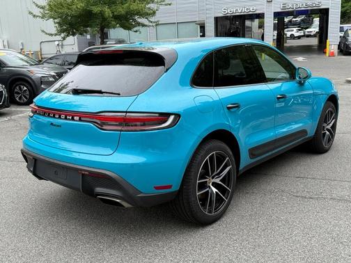 2022 Porsche Macan Base