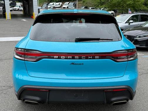 2022 Porsche Macan Base