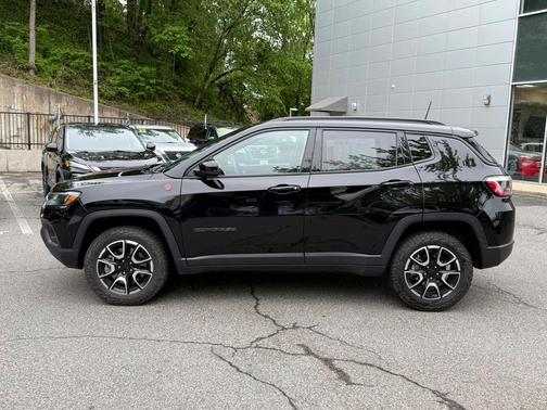 2024 Jeep Compass Trailhawk