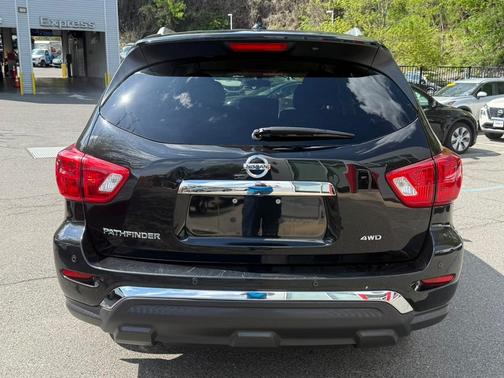 2019 Nissan Pathfinder S