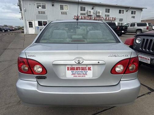 2005 Toyota Corolla LE