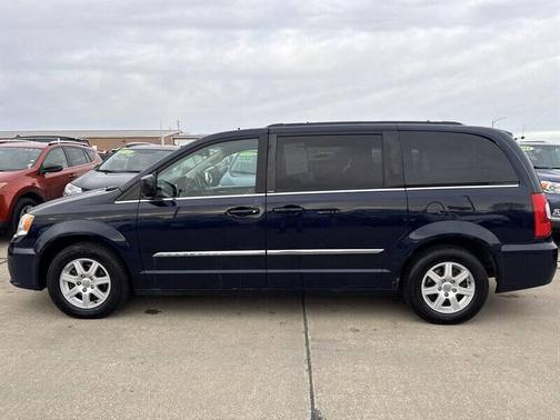 2013 Chrysler Town & Country Touring
