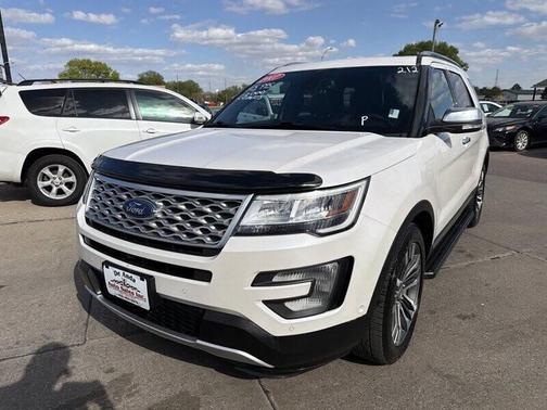 White Platinum Metallic Tri-Coat 2017 Ford Explorer Platinum