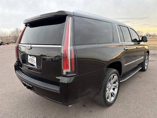 2018 Cadillac Escalade ESV Luxury