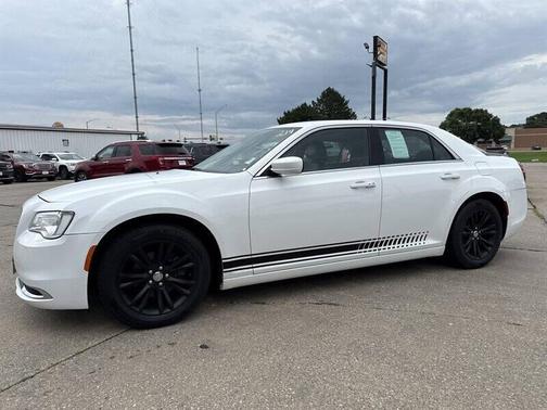 2016 Chrysler 300 Limited