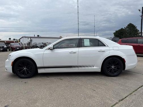 2016 Chrysler 300 Limited