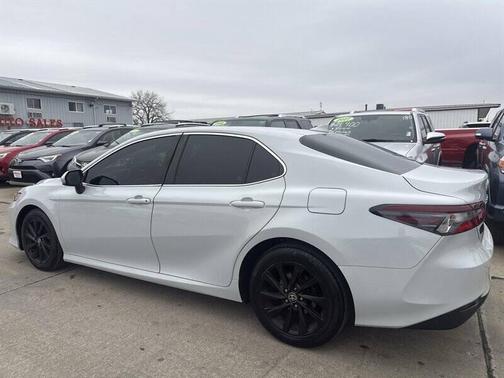 2022 Toyota Camry LE