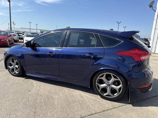 2017 Ford Focus ST 
