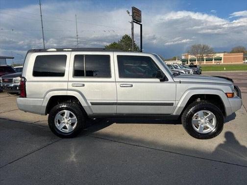 2008 Jeep Commander Sport