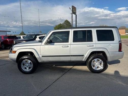 2008 Jeep Commander Sport