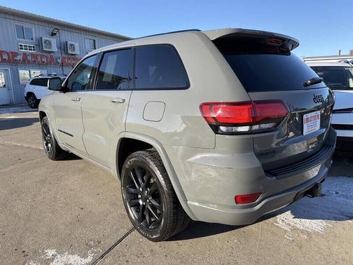 2022 Jeep Grand Cherokee Laredo