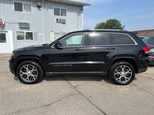 2018 Jeep Grand Cherokee Sterling Edition