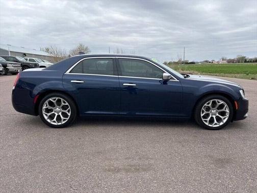 2016 Chrysler 300C Platinum