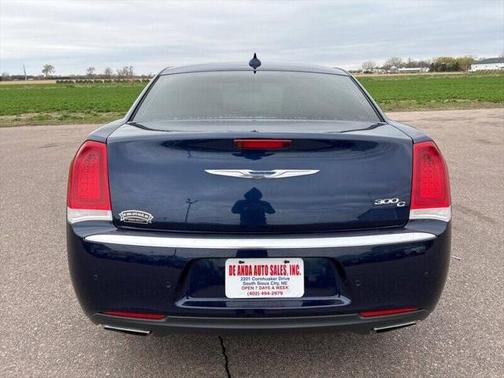 2016 Chrysler 300C Platinum