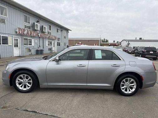 2015 Chrysler 300 Limited