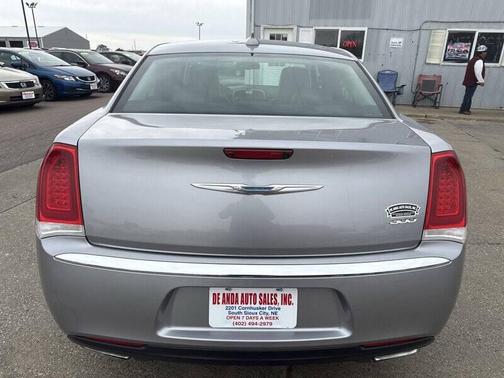2015 Chrysler 300 Limited