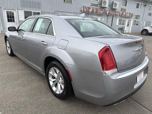 2015 Chrysler 300 Limited