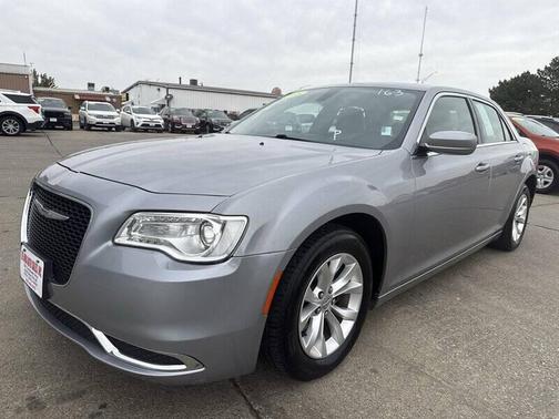 2015 Chrysler 300 Limited