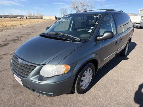 2005 Chrysler Town & Country Touring