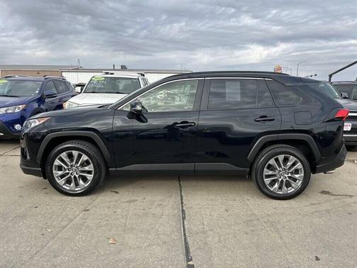 2020 Toyota RAV4 XLE Premium