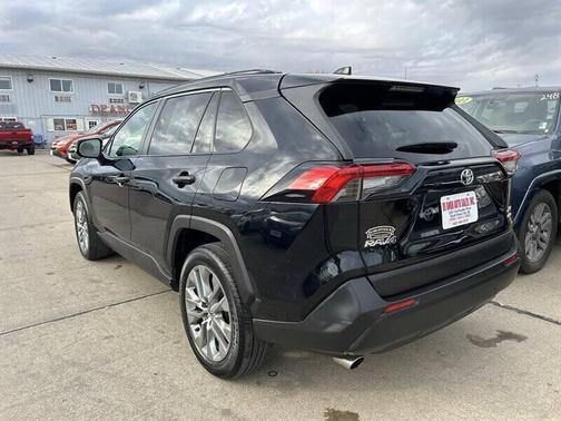 2020 Toyota RAV4 XLE Premium