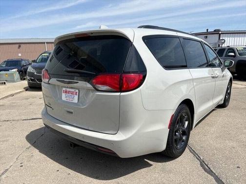 2019 Chrysler Pacifica Touring-L Plus