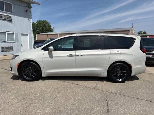 2019 Chrysler Pacifica Touring-L Plus