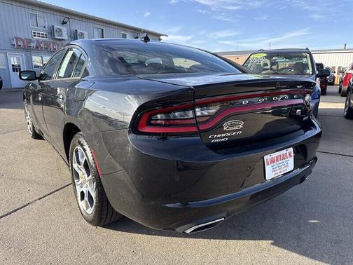 2015 Dodge Charger SXT