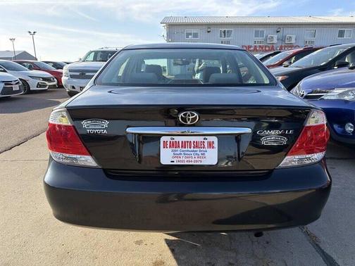 2005 Toyota Camry LE