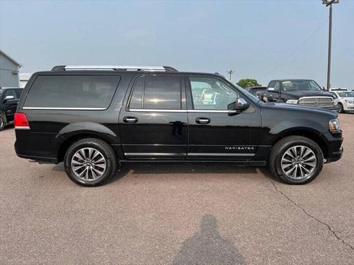 2016 Lincoln Navigator Select